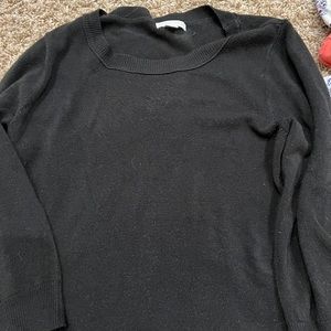 Quarter sleeve sweater